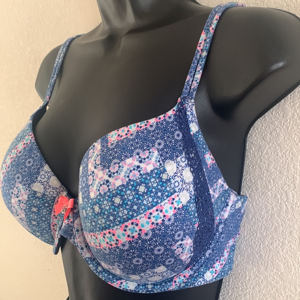 Victoria's Secret BODY BY lined perfect coverage Bra Size 36D Blue Geometric VS
